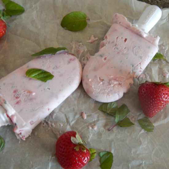 Strawberry Mint Frozen Yogurt Pops